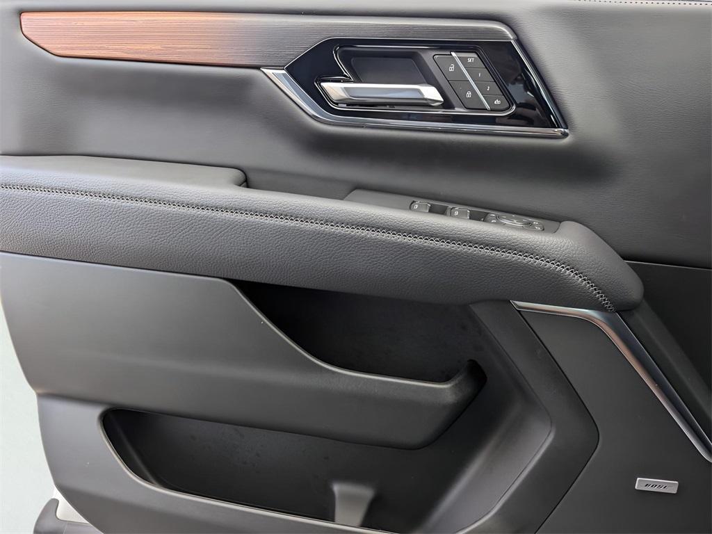 new 2025 GMC Yukon XL car, priced at $98,249