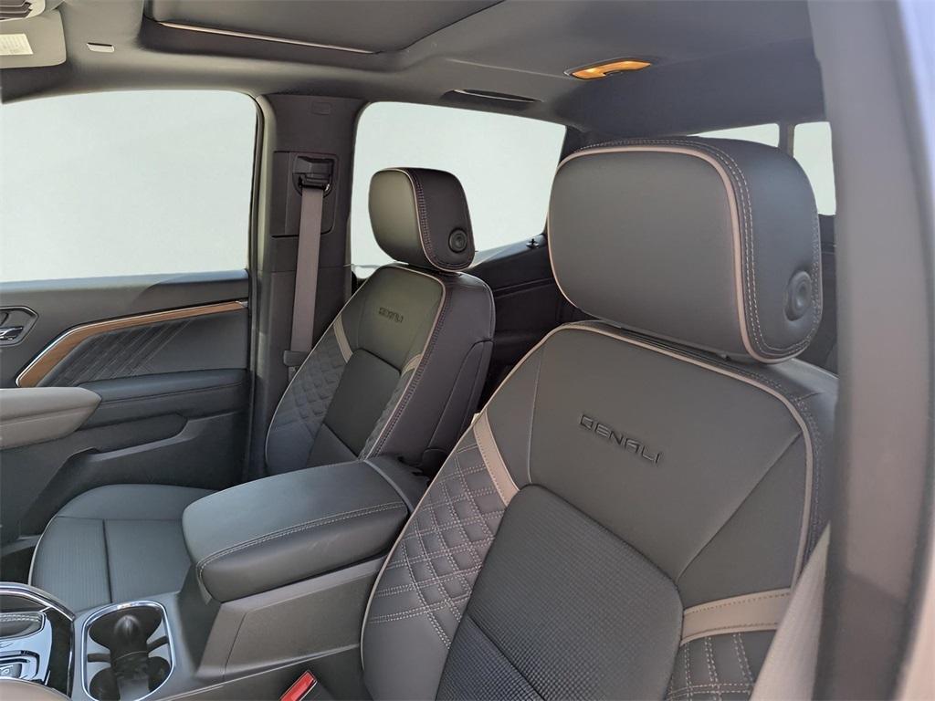 new 2025 GMC Canyon car, priced at $51,910