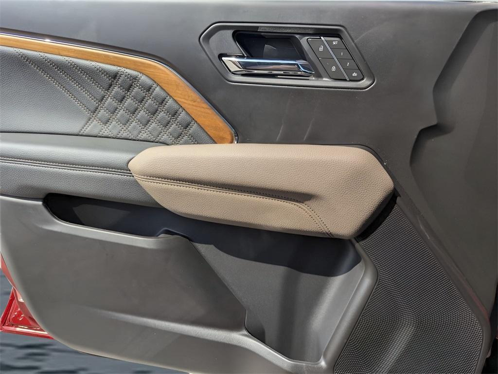 new 2025 GMC Canyon car, priced at $51,910