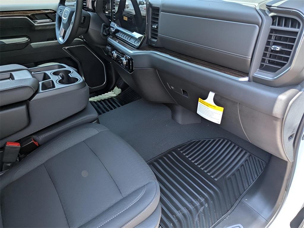 new 2026 GMC Sierra 1500 car, priced at $44,370