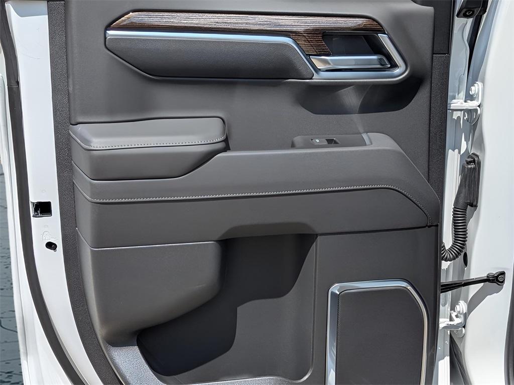 new 2026 GMC Sierra 1500 car, priced at $44,370