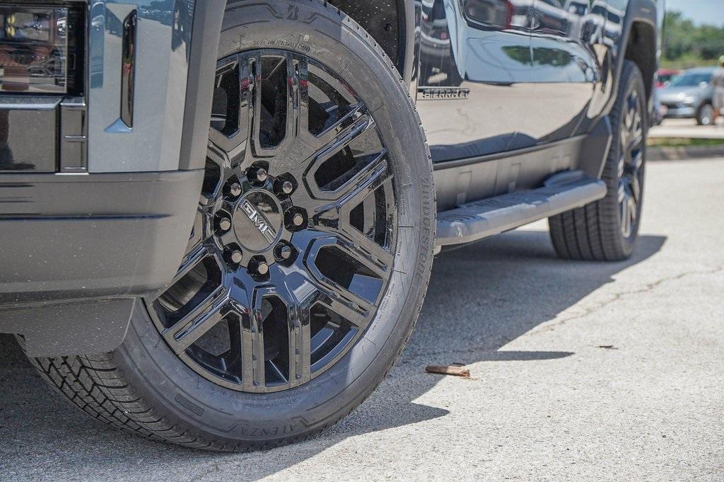 new 2025 GMC Sierra 1500 car, priced at $42,995