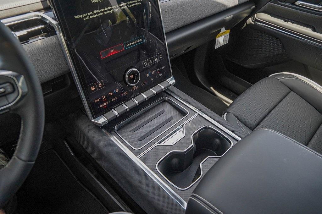 new 2025 GMC Sierra 1500 car, priced at $42,995