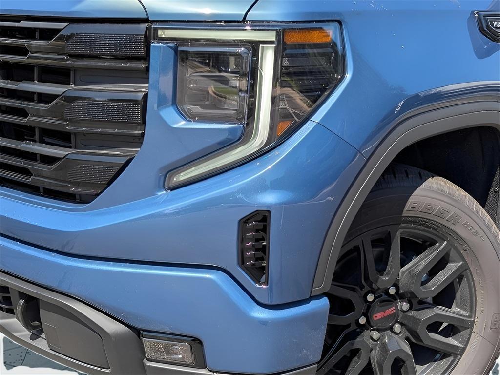 new 2025 GMC Sierra 1500 car, priced at $42,315