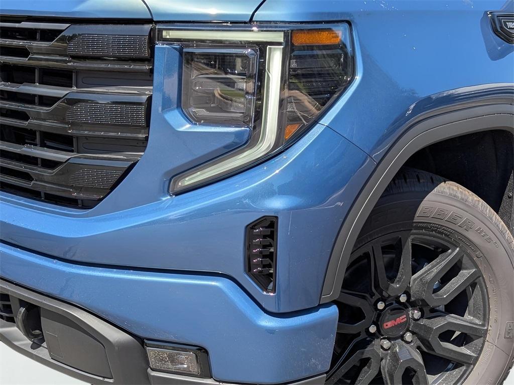 new 2025 GMC Sierra 1500 car, priced at $43,815