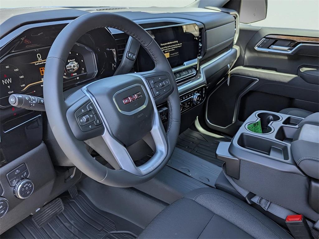 new 2025 GMC Sierra 1500 car, priced at $42,315