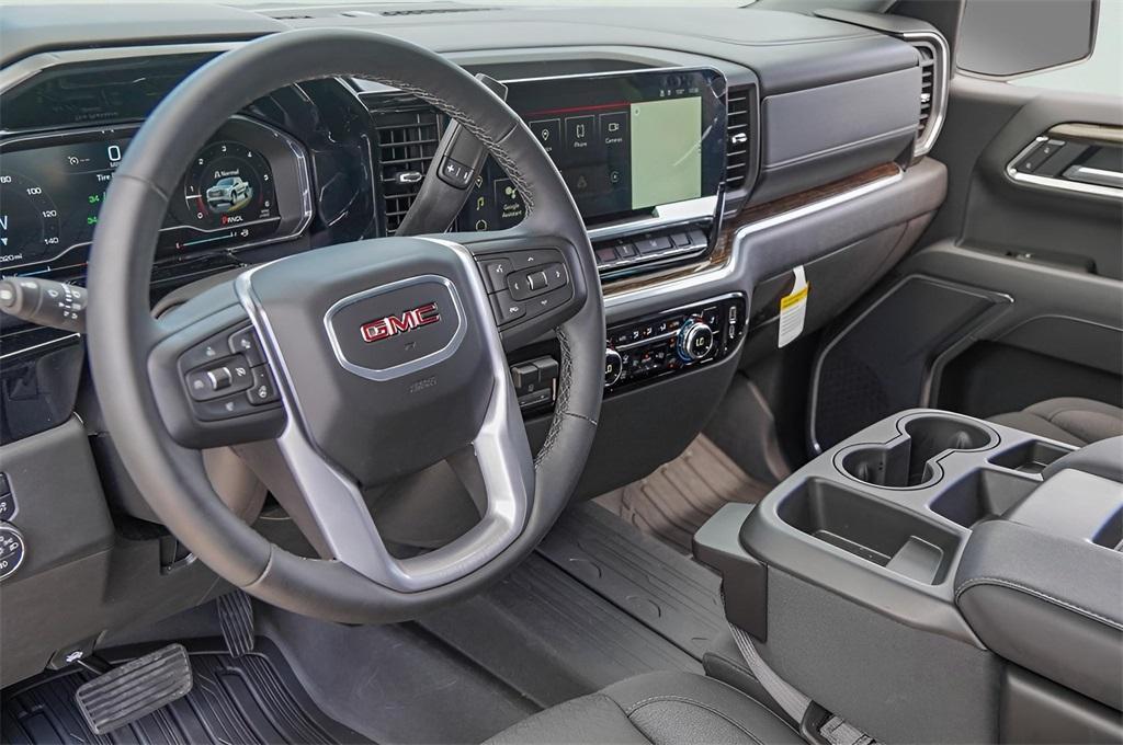 new 2025 GMC Sierra 1500 car, priced at $42,995