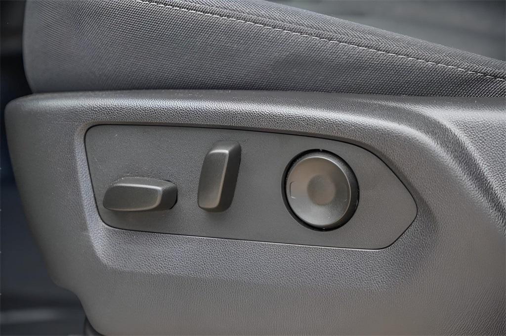 new 2025 GMC Sierra 1500 car, priced at $42,995