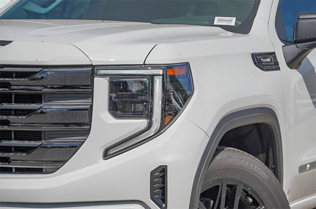 new 2025 GMC Sierra 1500 car, priced at $42,995
