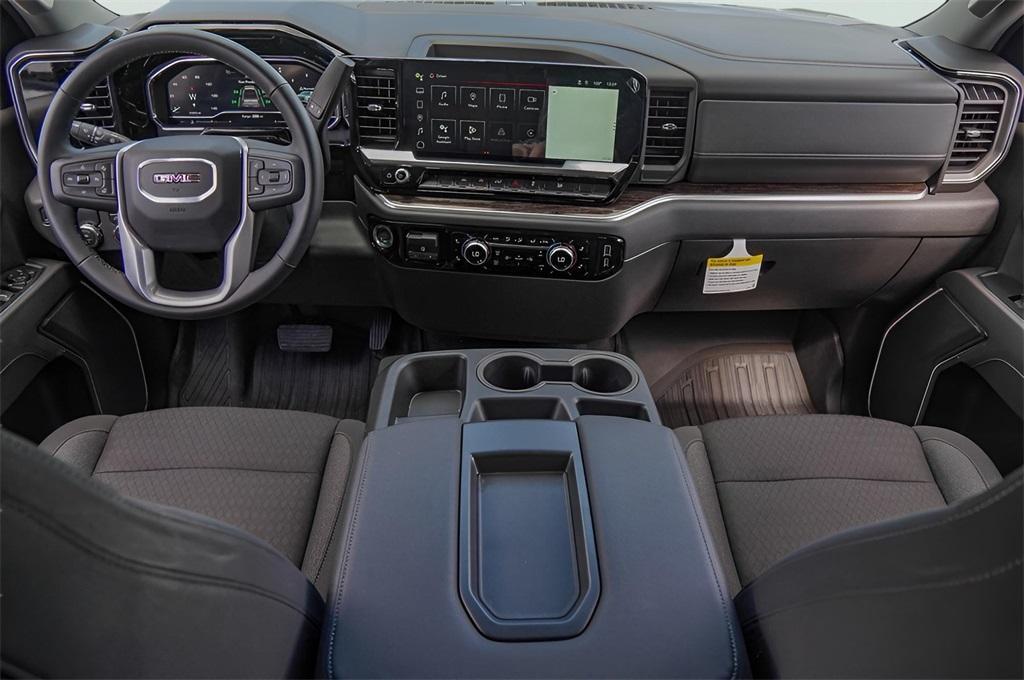 new 2025 GMC Sierra 1500 car, priced at $42,995