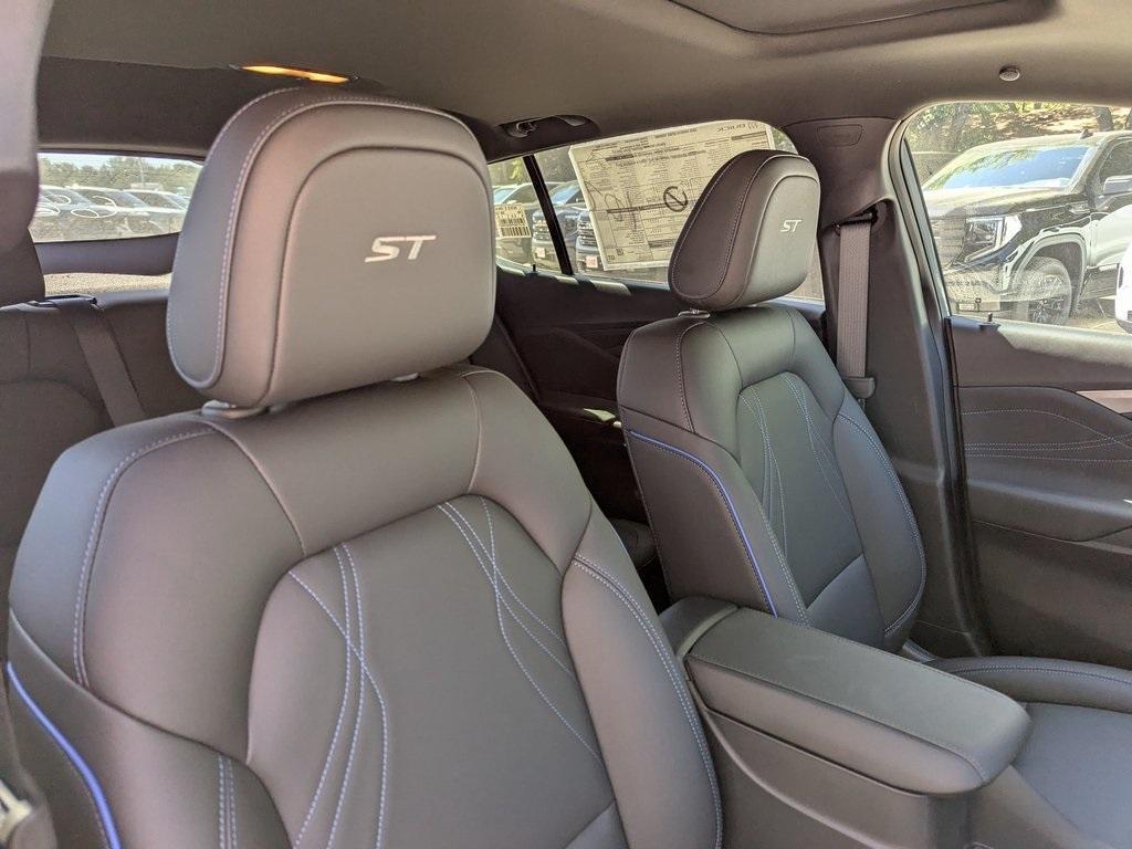 new 2025 Buick Envista car, priced at $29,365