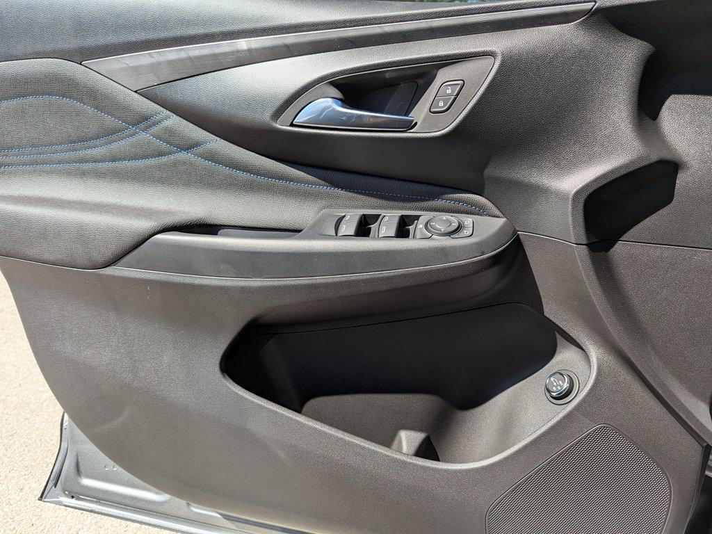 new 2025 Buick Envista car, priced at $29,365