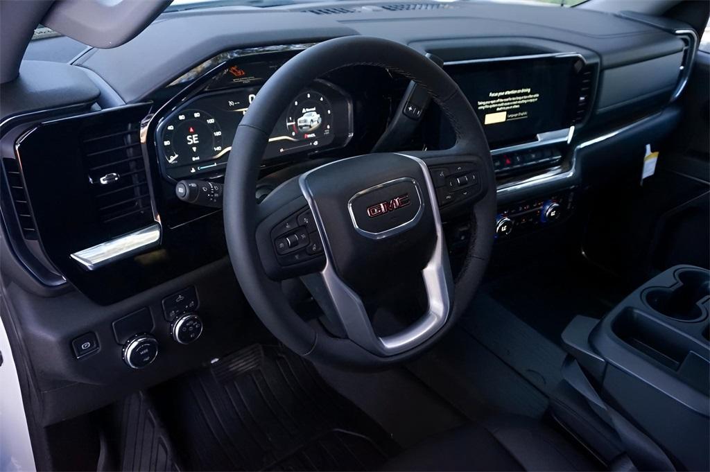 new 2025 GMC Sierra 1500 car, priced at $43,895