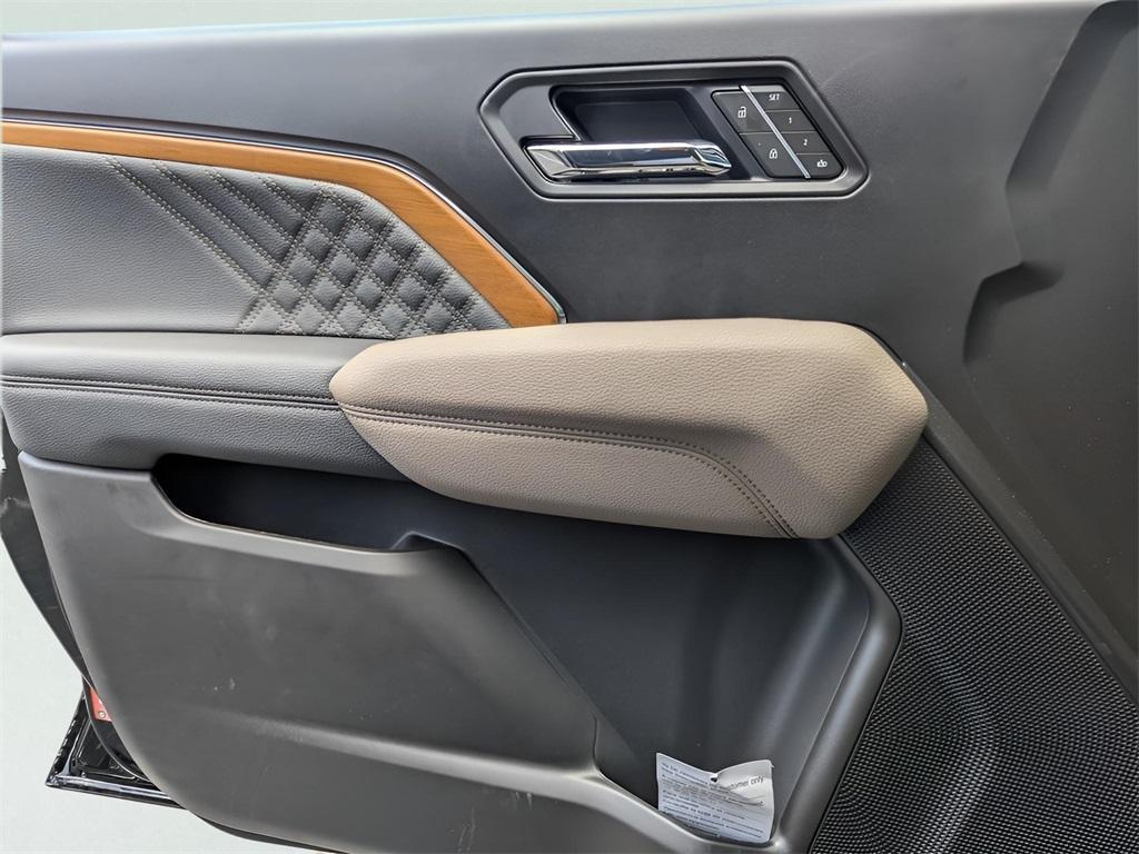 new 2025 GMC Canyon car, priced at $55,760