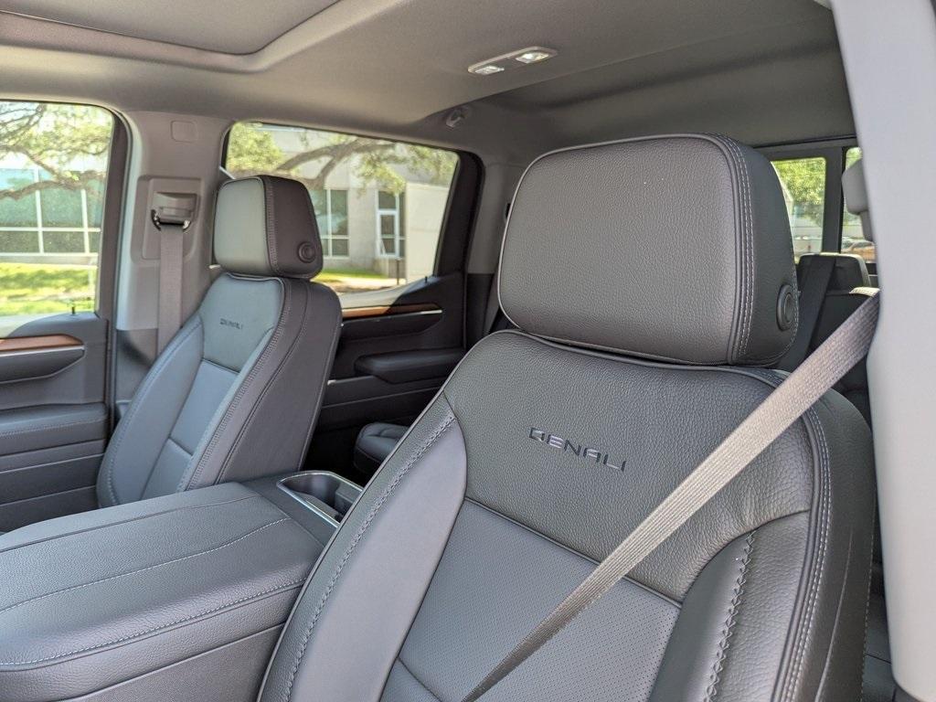 new 2025 GMC Sierra 1500 car, priced at $66,700