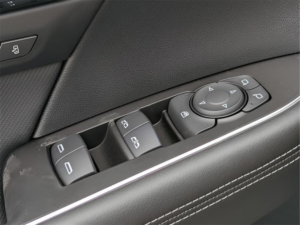 new 2025 Buick Envision car, priced at $35,935
