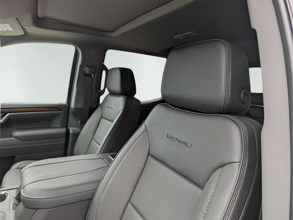 new 2025 GMC Sierra 1500 car, priced at $65,500