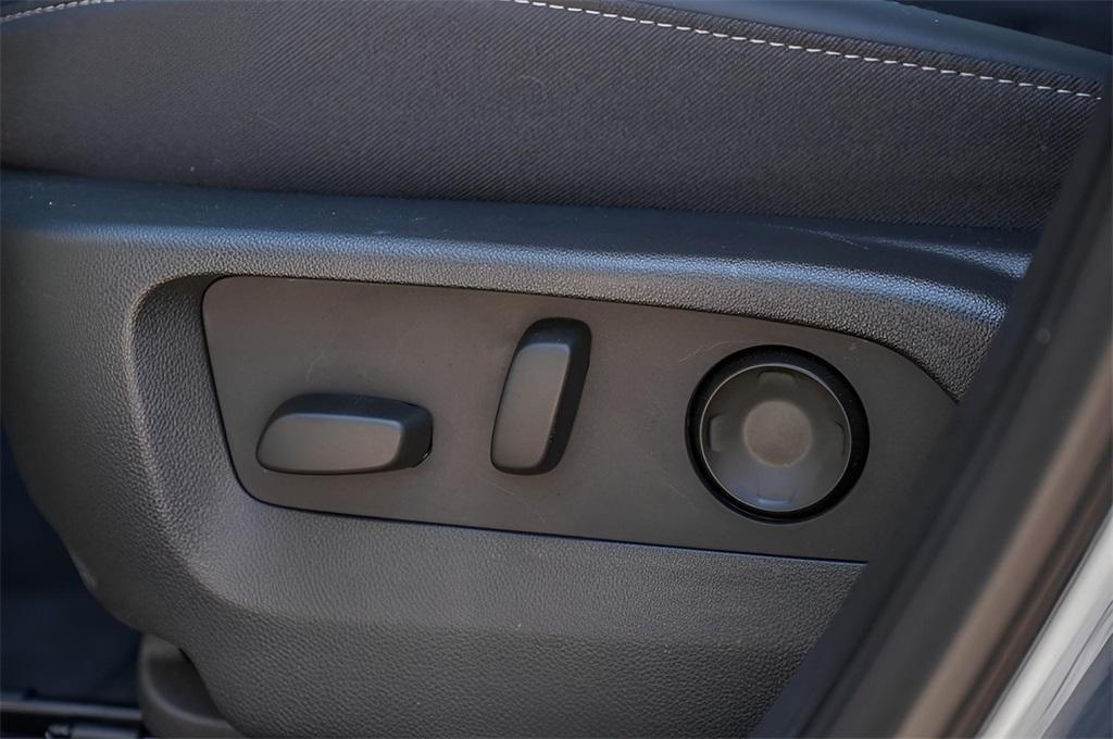 new 2025 Buick Envision car, priced at $34,435