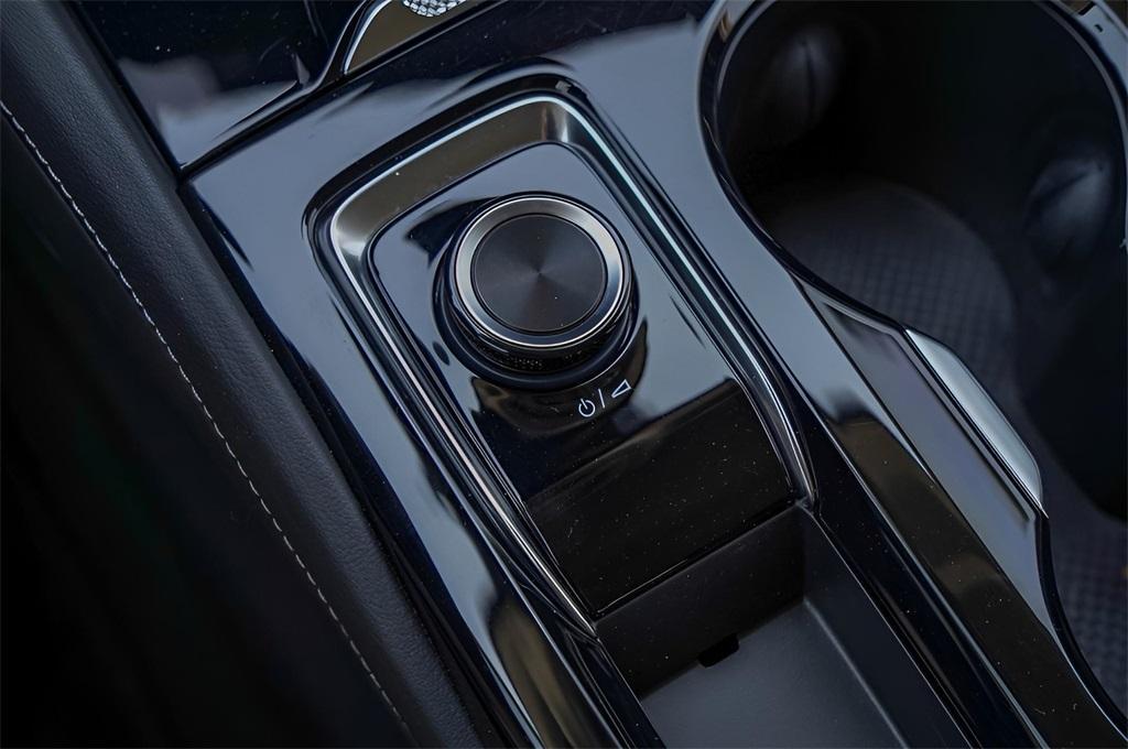 new 2025 Buick Envision car, priced at $34,435