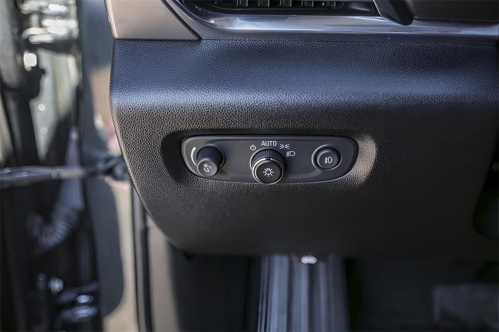 used 2018 Chevrolet Traverse car, priced at $18,400