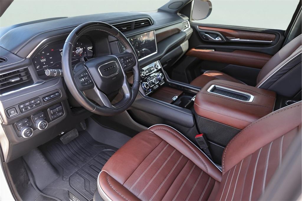 used 2023 GMC Yukon XL car, priced at $76,900