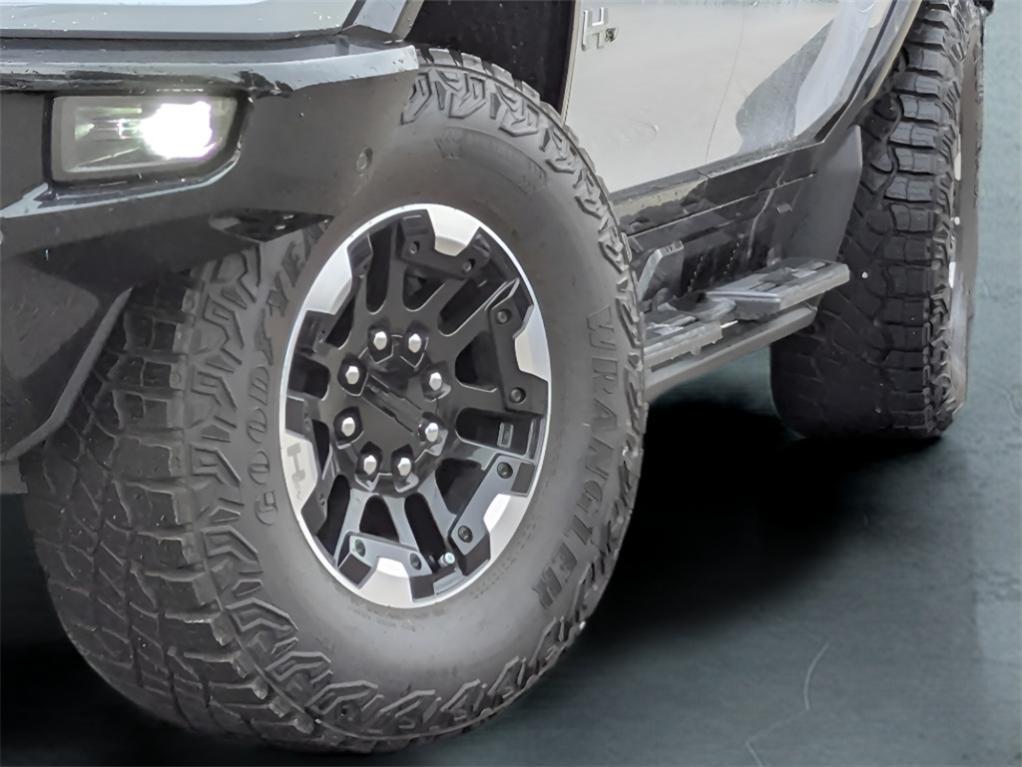 new 2025 GMC HUMMER EV Pickup car, priced at $122,405