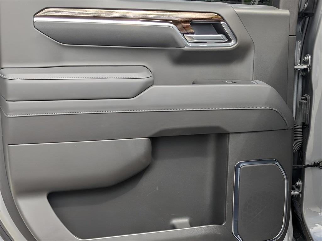 new 2025 GMC Sierra 1500 car, priced at $43,490