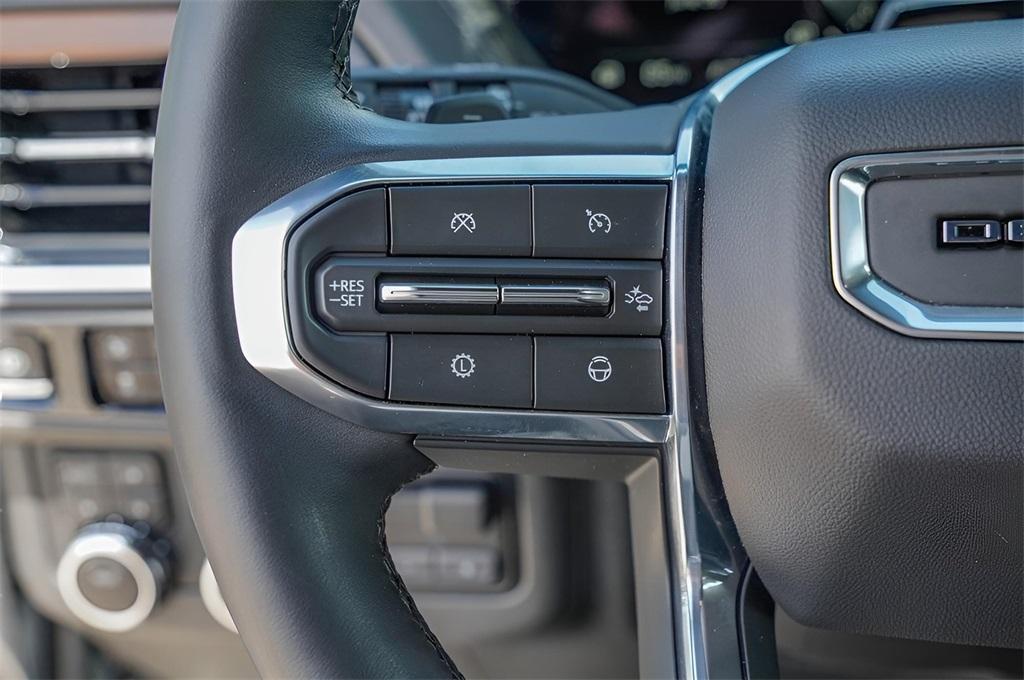 used 2025 GMC Yukon car, priced at $88,900