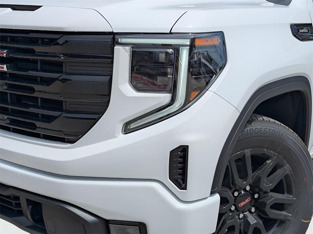 new 2025 GMC Sierra 1500 car, priced at $43,320