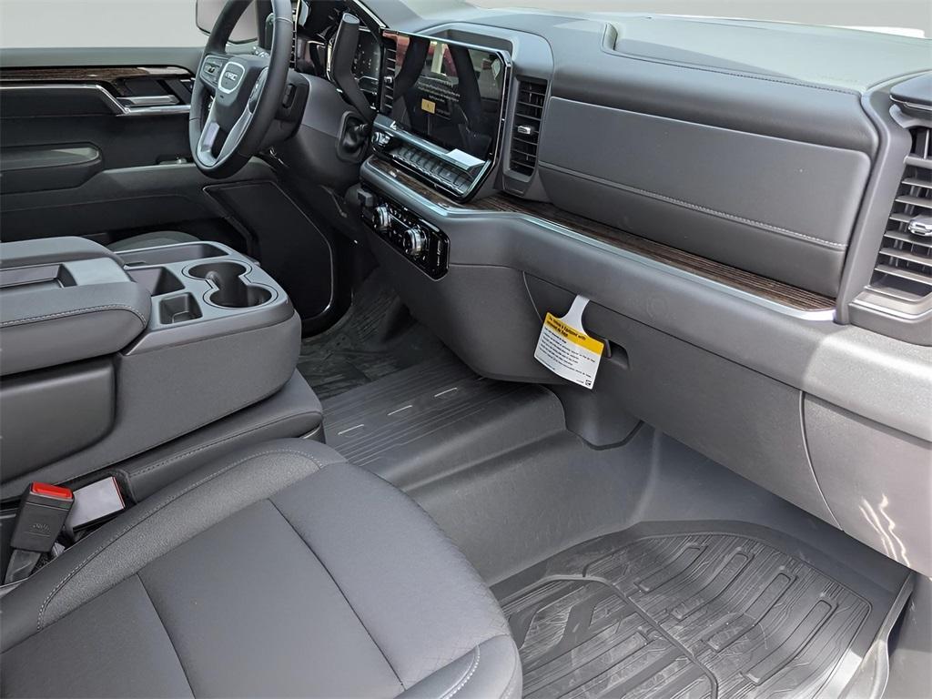 new 2025 GMC Sierra 1500 car, priced at $43,320