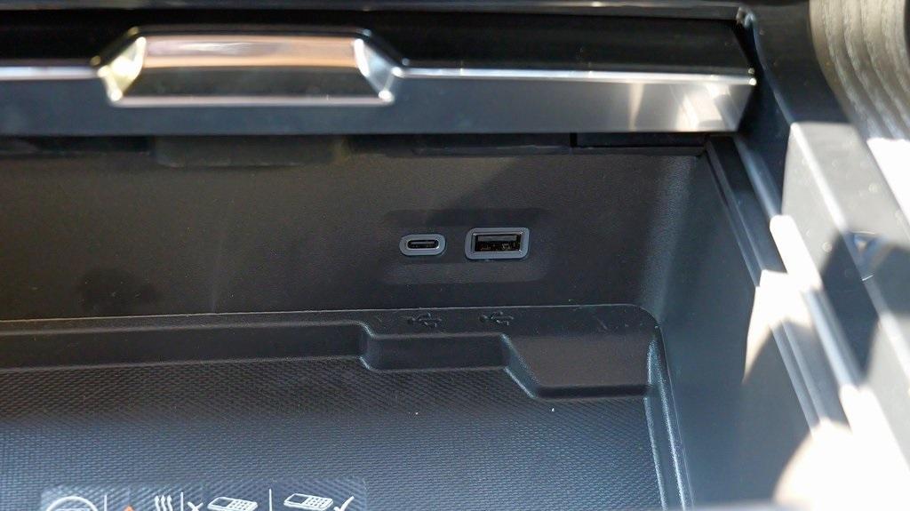 new 2025 GMC Yukon car, priced at $101,634