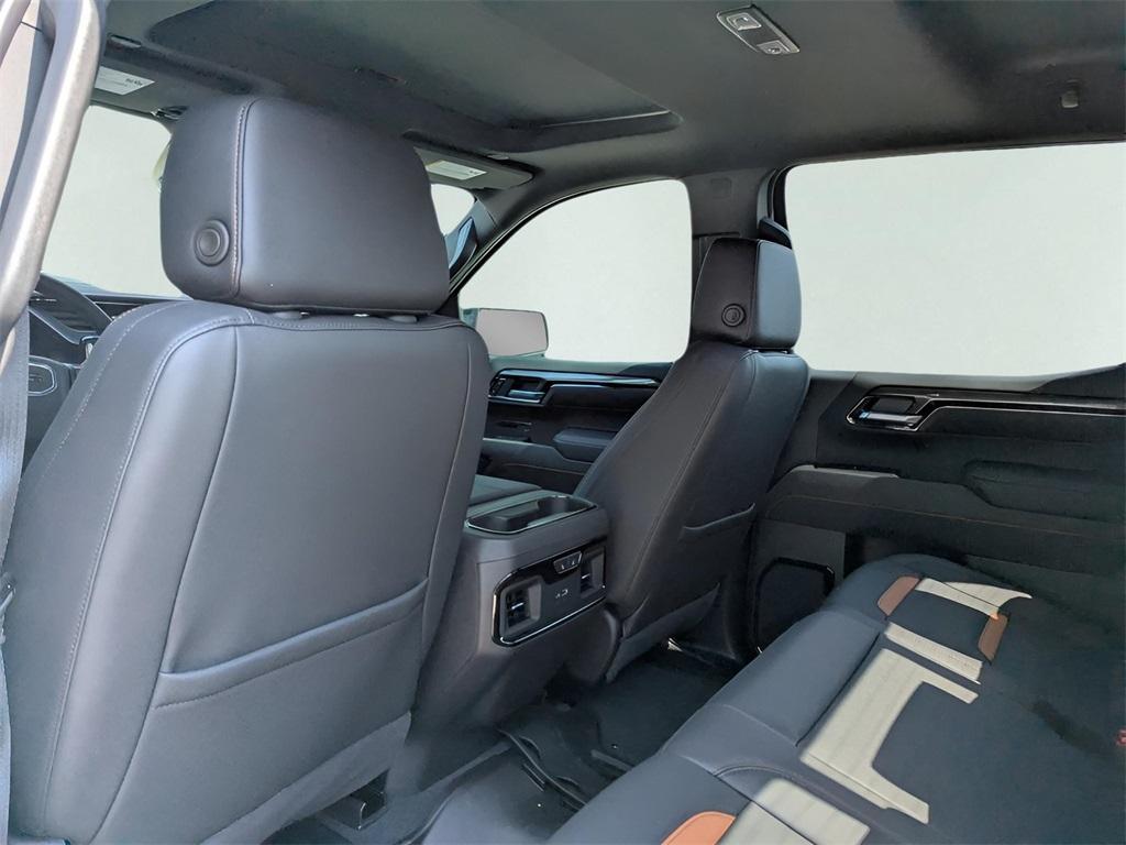 new 2025 GMC Sierra 1500 car, priced at $71,629