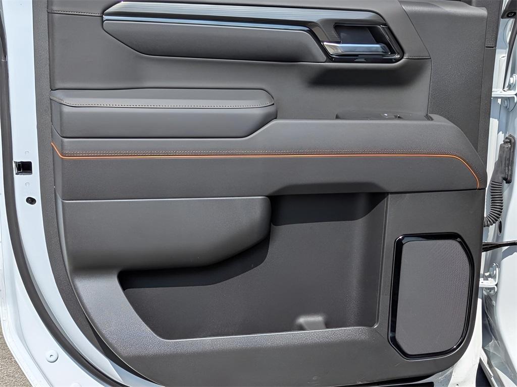 new 2025 GMC Sierra 1500 car, priced at $71,629