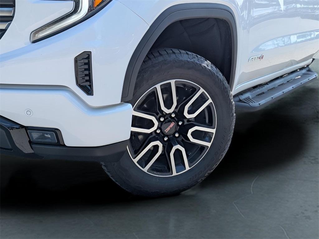 new 2025 GMC Sierra 1500 car, priced at $71,629