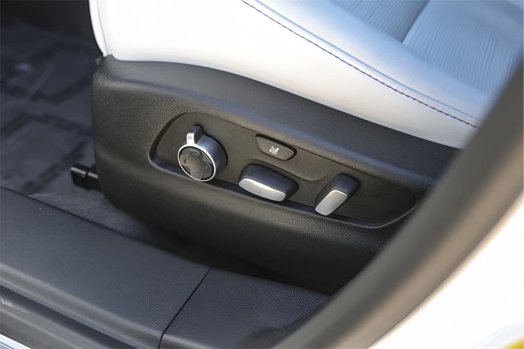 used 2024 Cadillac XT4 car, priced at $37,400