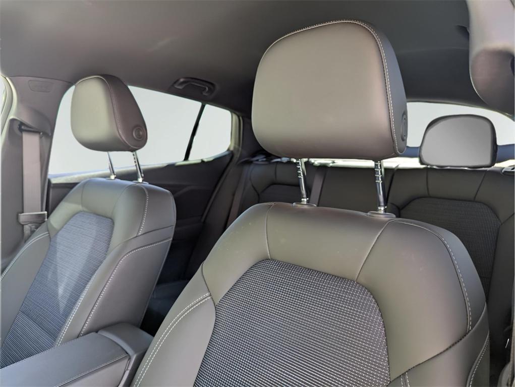 new 2025 Buick Envista car, priced at $27,650