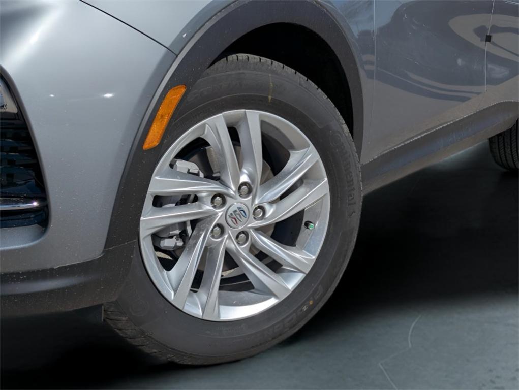 new 2025 Buick Envista car, priced at $27,650