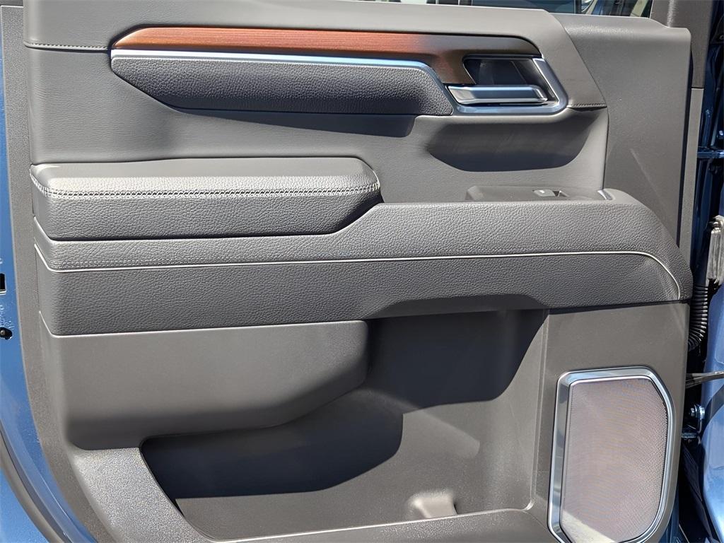 new 2026 GMC Sierra 1500 car, priced at $69,105