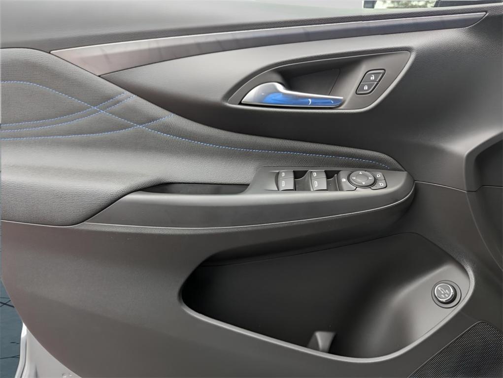 new 2025 Buick Envista car, priced at $28,355