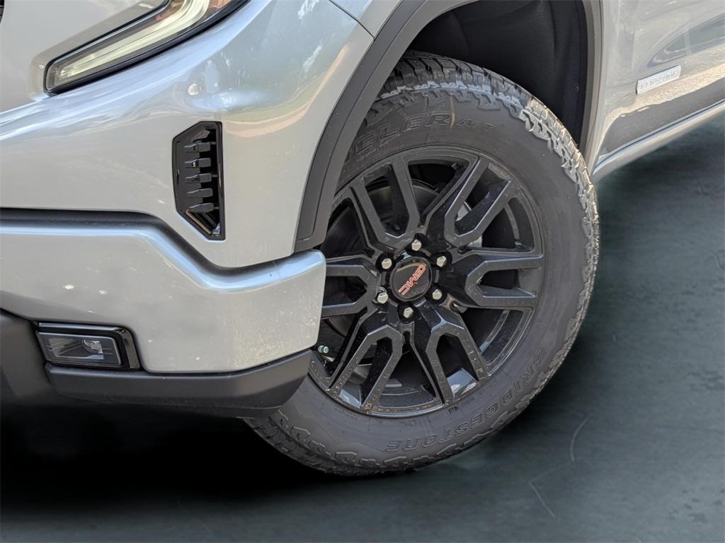 new 2025 GMC Sierra 1500 car, priced at $52,375