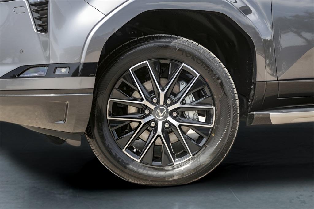 used 2025 Lexus GX 550 car, priced at $89,900