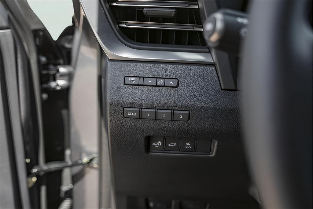 used 2025 Lexus GX 550 car, priced at $89,900