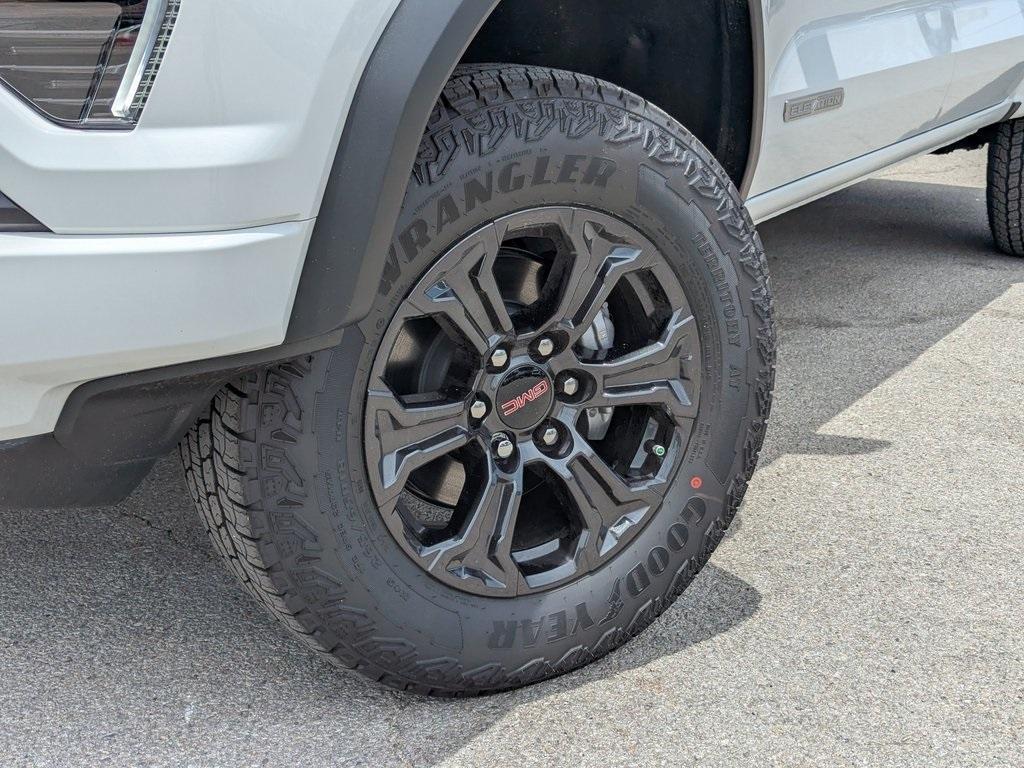 new 2025 GMC Canyon car, priced at $40,505