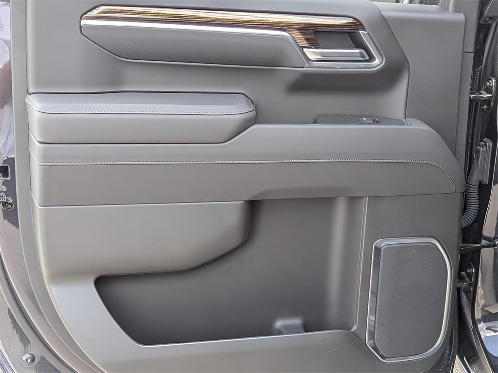 new 2025 GMC Sierra 1500 car, priced at $43,490