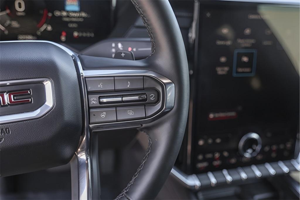 used 2025 GMC Acadia car, priced at $34,600