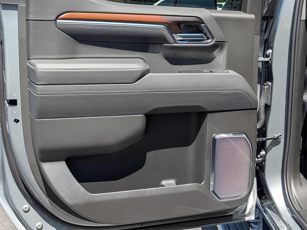 new 2025 GMC Sierra 1500 car, priced at $64,705