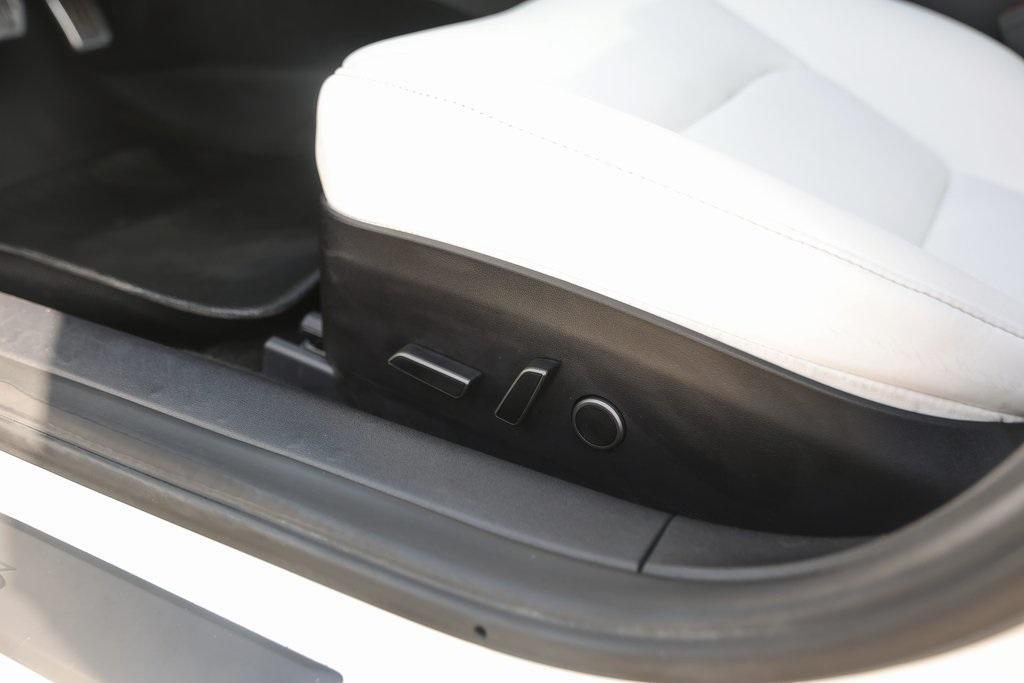 used 2022 Tesla Model 3 car, priced at $27,900