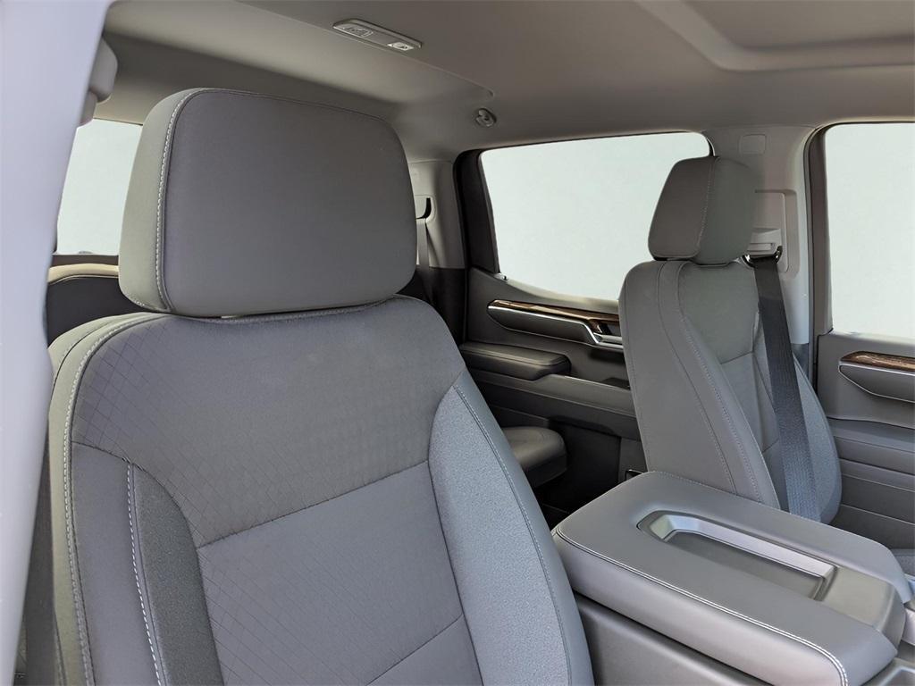 new 2025 GMC Sierra 1500 car, priced at $43,320