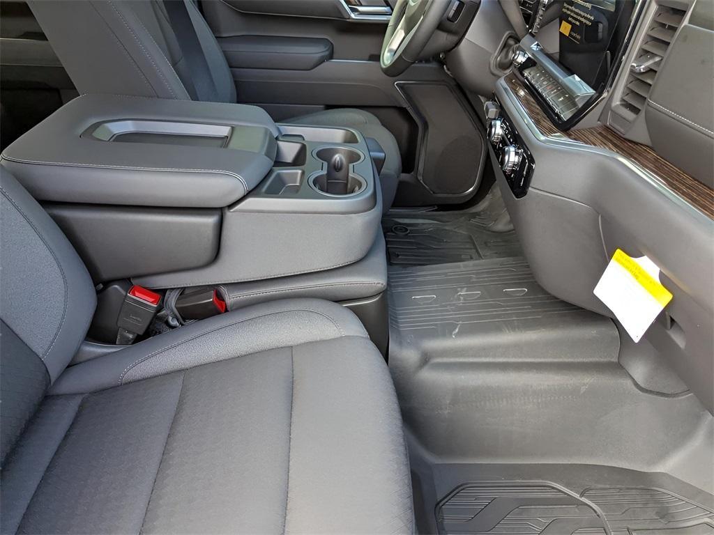 new 2025 GMC Sierra 1500 car, priced at $43,320