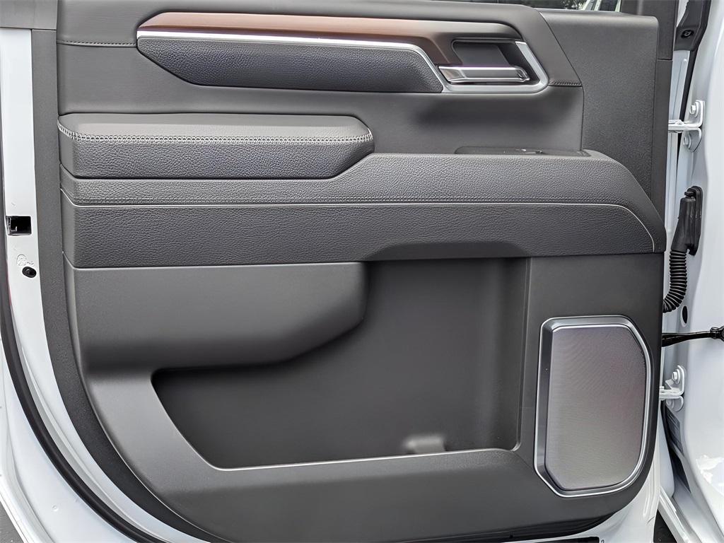 new 2025 GMC Sierra 2500 car, priced at $83,705